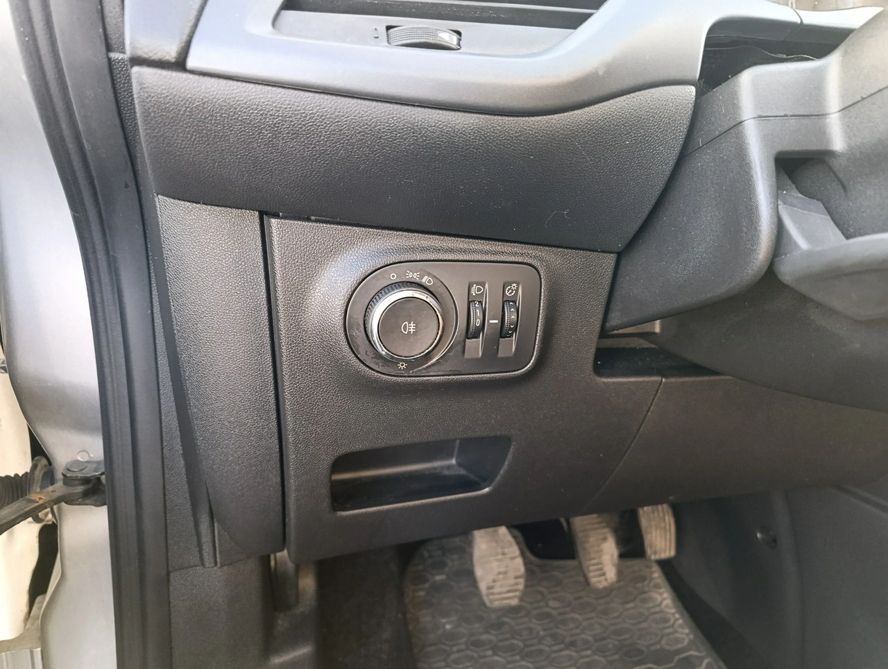Opel Corsa - Zdjęcie 12