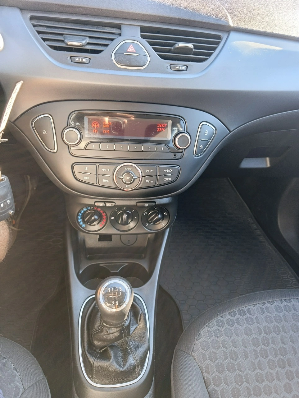 Opel Corsa - Zdjęcie 16