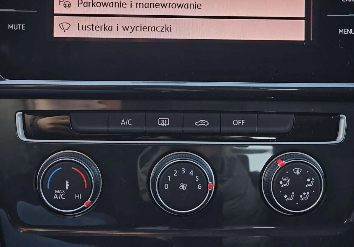 Volkswagen Golf - Zdjęcie 24