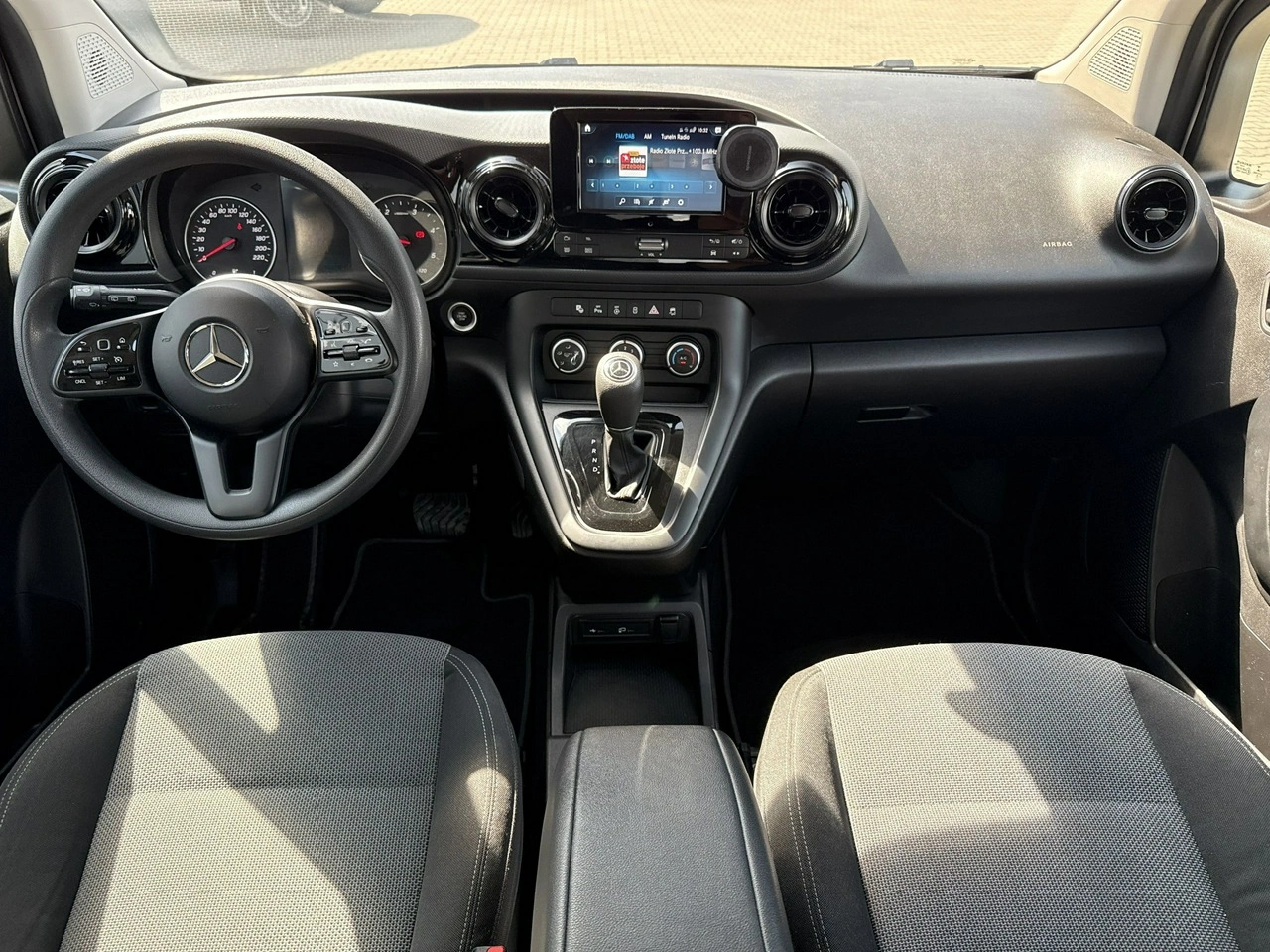 Mercedes T 180 d - Zdjęcie 18
