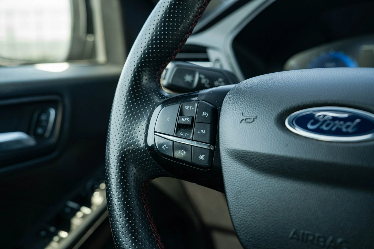 Ford Kuga - Zdjęcie 18