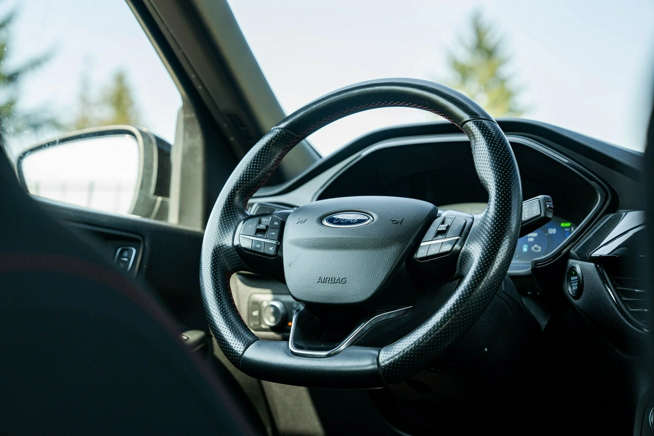 Ford Kuga - Zdjęcie 19