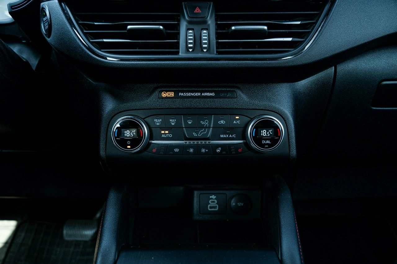 Ford Kuga - Zdjęcie 21