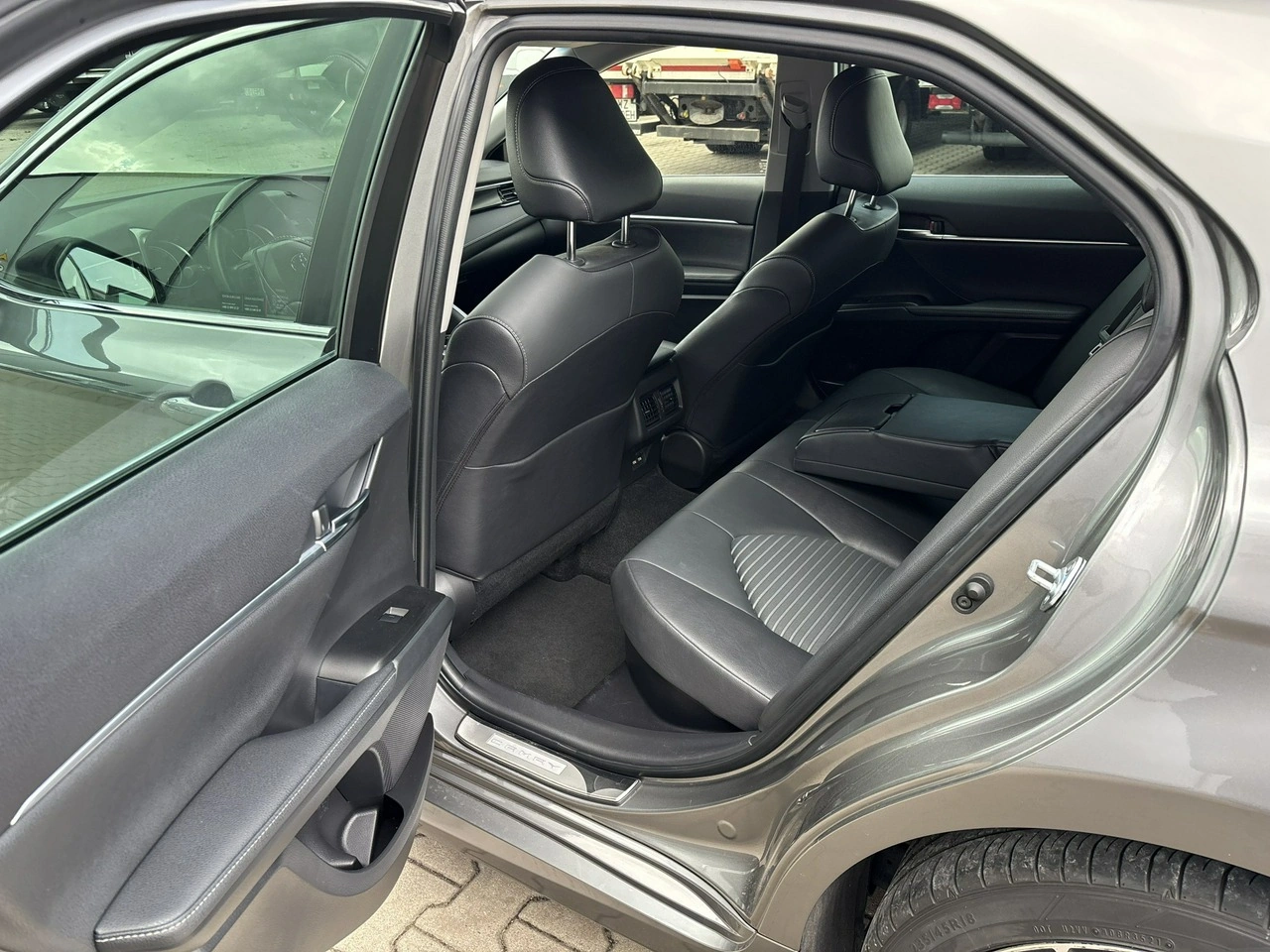 Toyota Camry - Zdjęcie 19