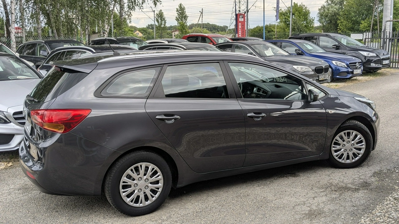Kia Ceed - Zdjęcie 12
