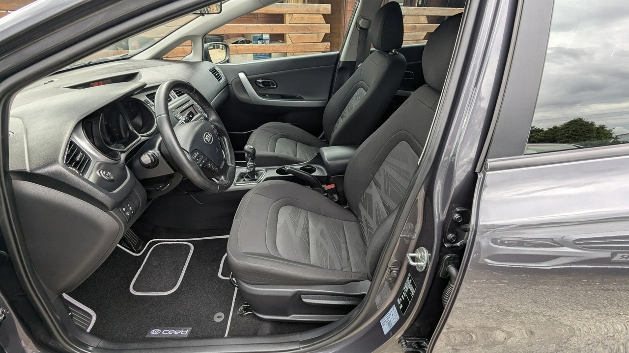 Kia Ceed - Zdjęcie 13
