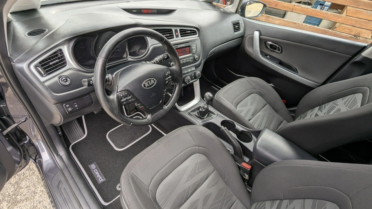 Kia Ceed - Zdjęcie 14