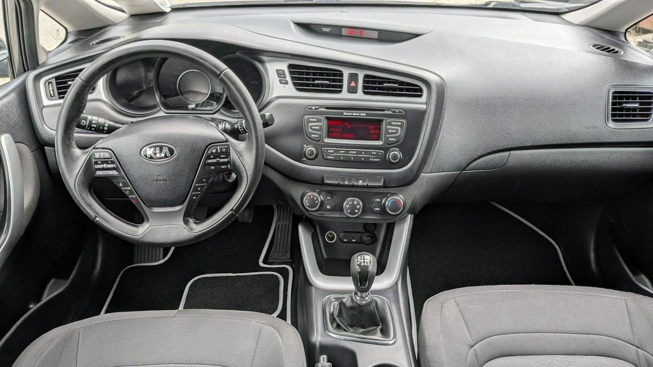 Kia Ceed - Zdjęcie 24
