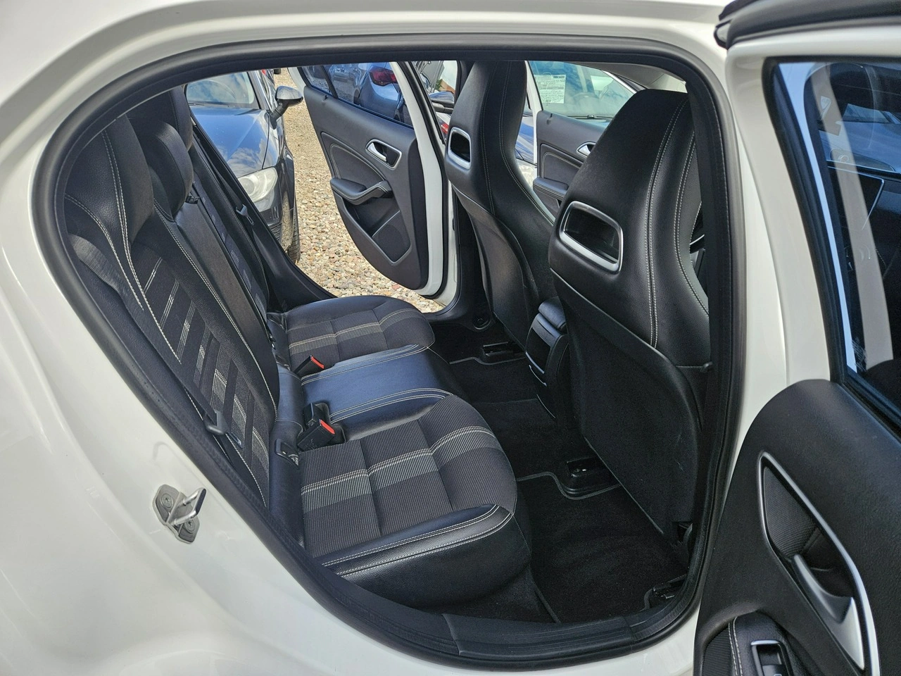 Mercedes GLA 180 - Zdjęcie 10