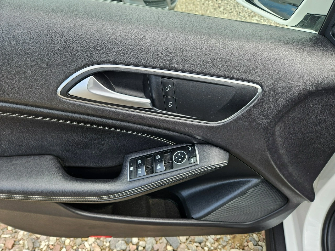 Mercedes GLA 180 - Zdjęcie 12