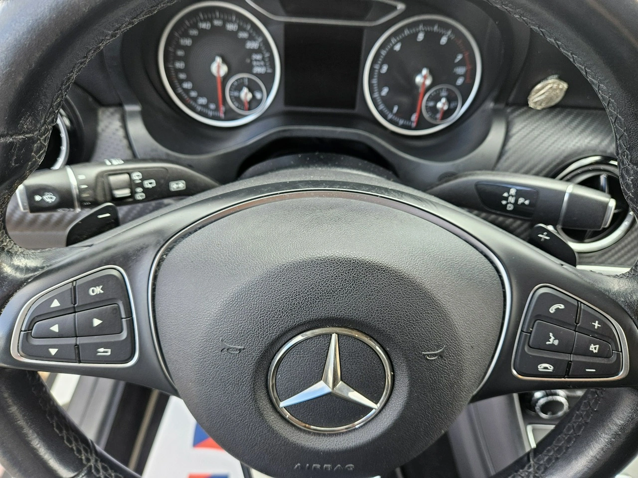 Mercedes GLA 180 - Zdjęcie 15