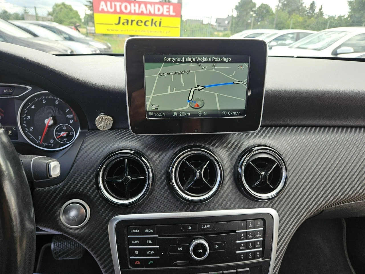 Mercedes GLA 180 - Zdjęcie 20
