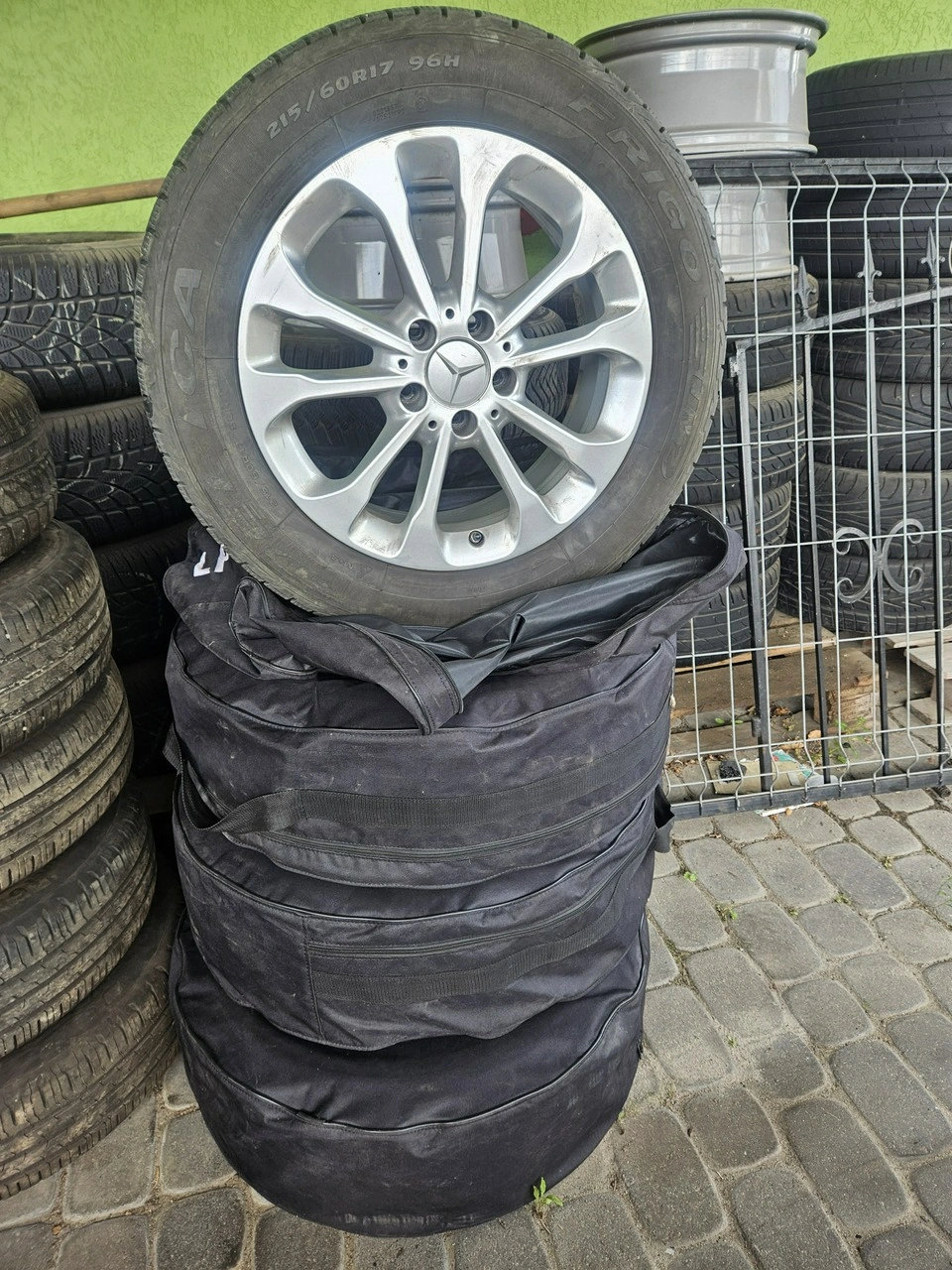 Mercedes GLA 180 - Zdjęcie 27