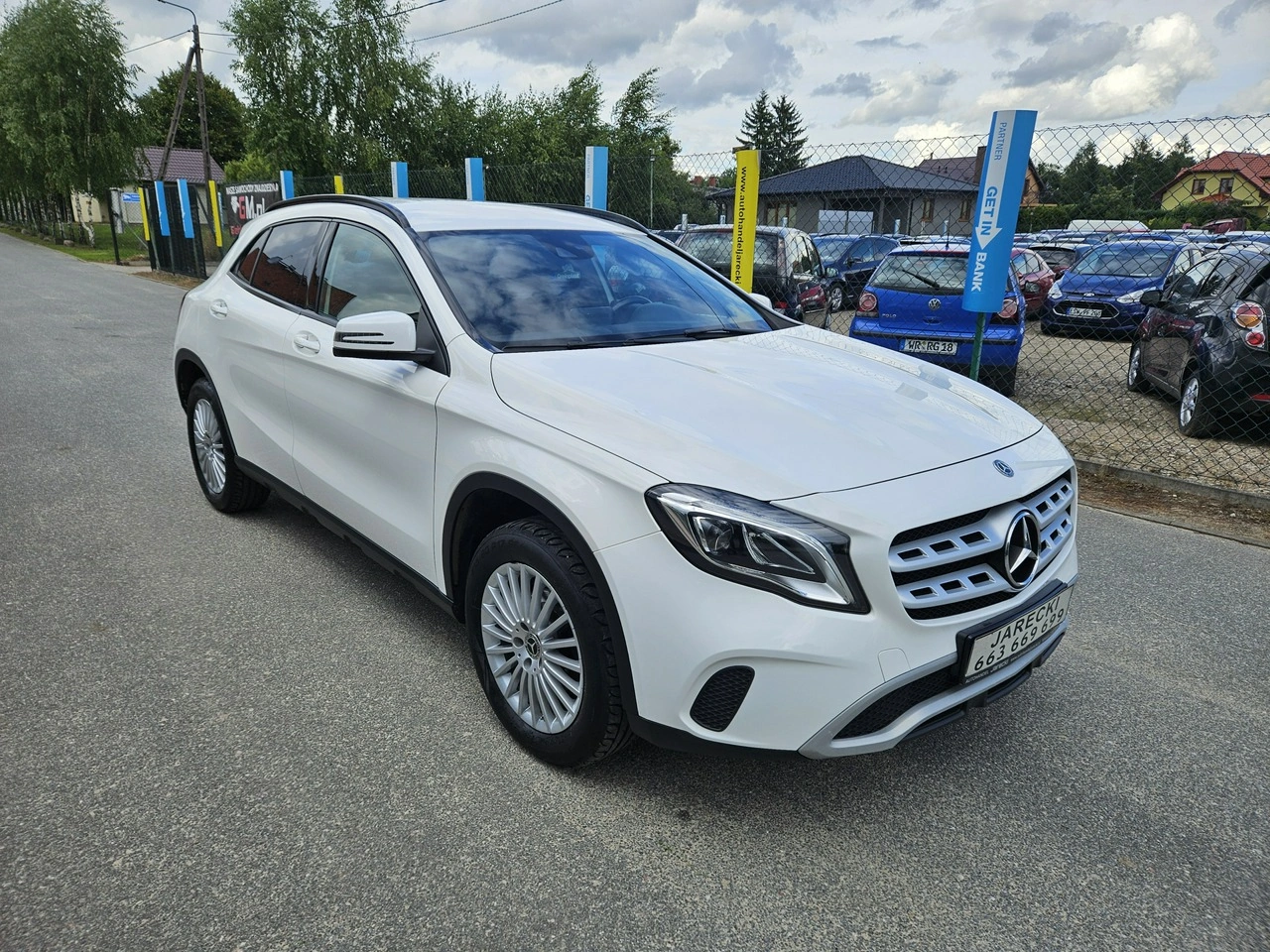 Mercedes GLA 180 - Zdjęcie 2