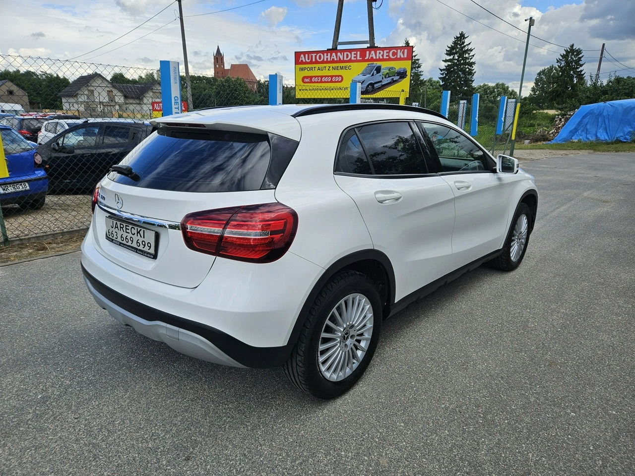 Mercedes GLA 180 - Zdjęcie 3