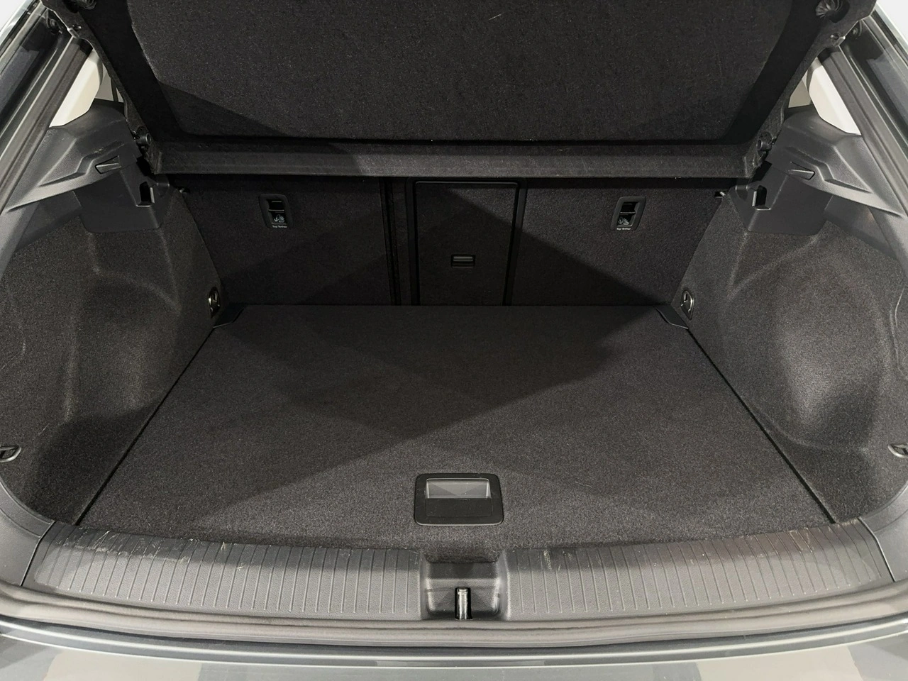 Volkswagen T-Roc - Zdjęcie 11