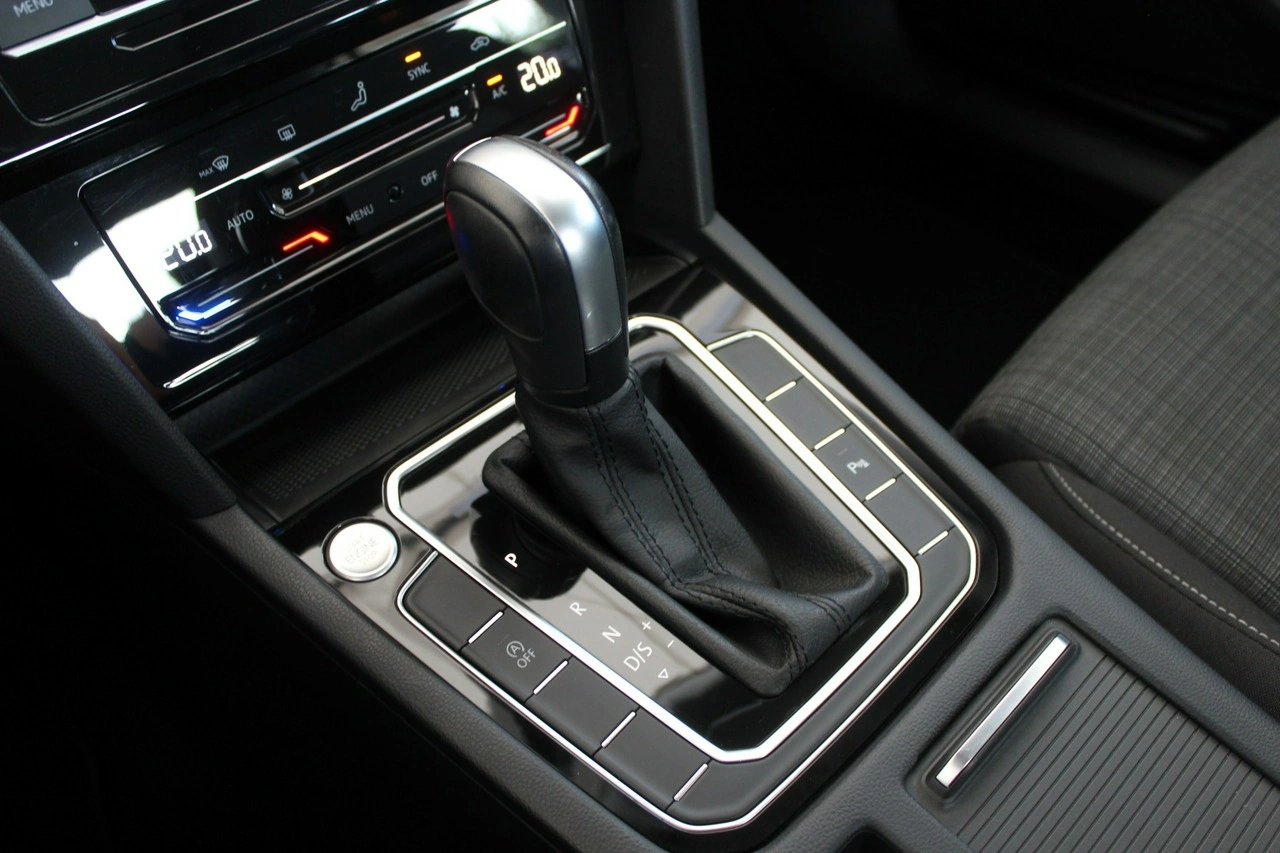 Volkswagen Passat - Zdjęcie 16