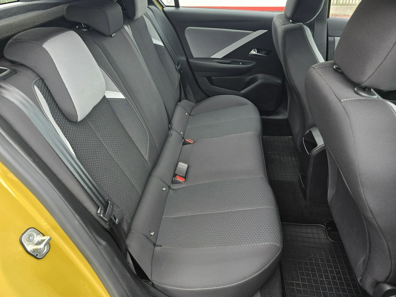 Opel Astra - Zdjęcie 15