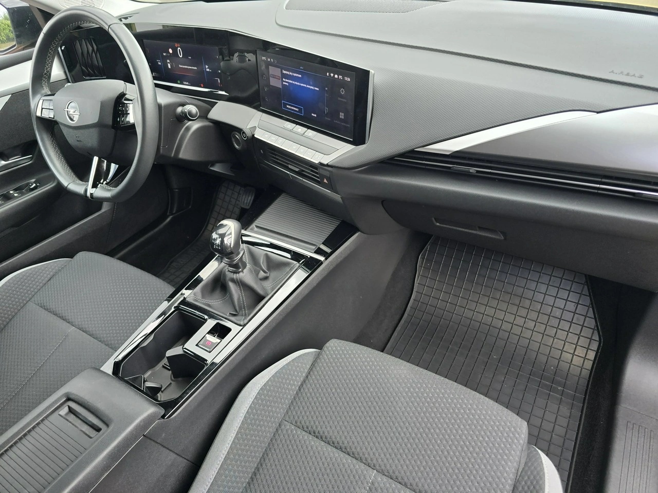 Opel Astra - Zdjęcie 17