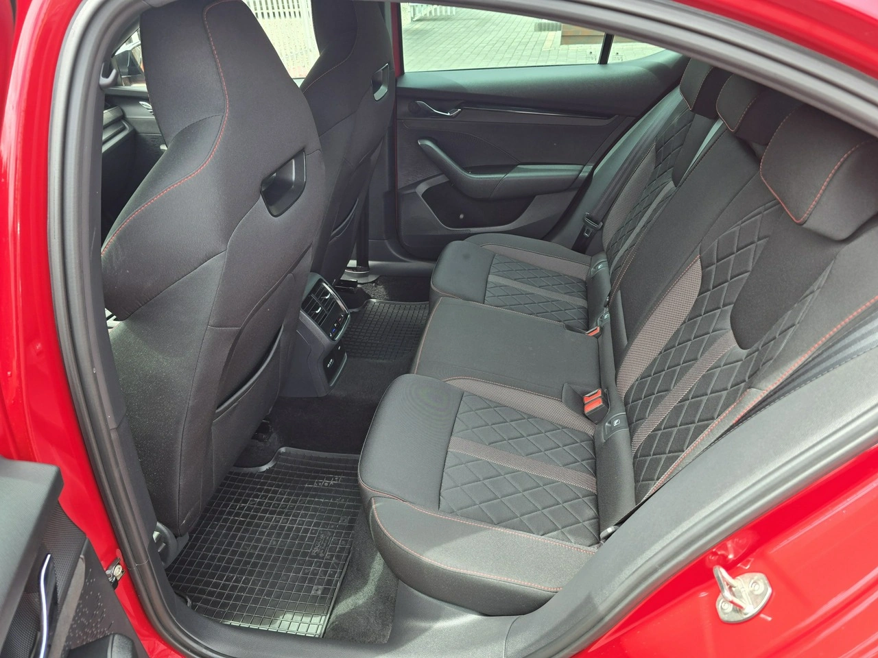 Skoda Octavia - Zdjęcie 13