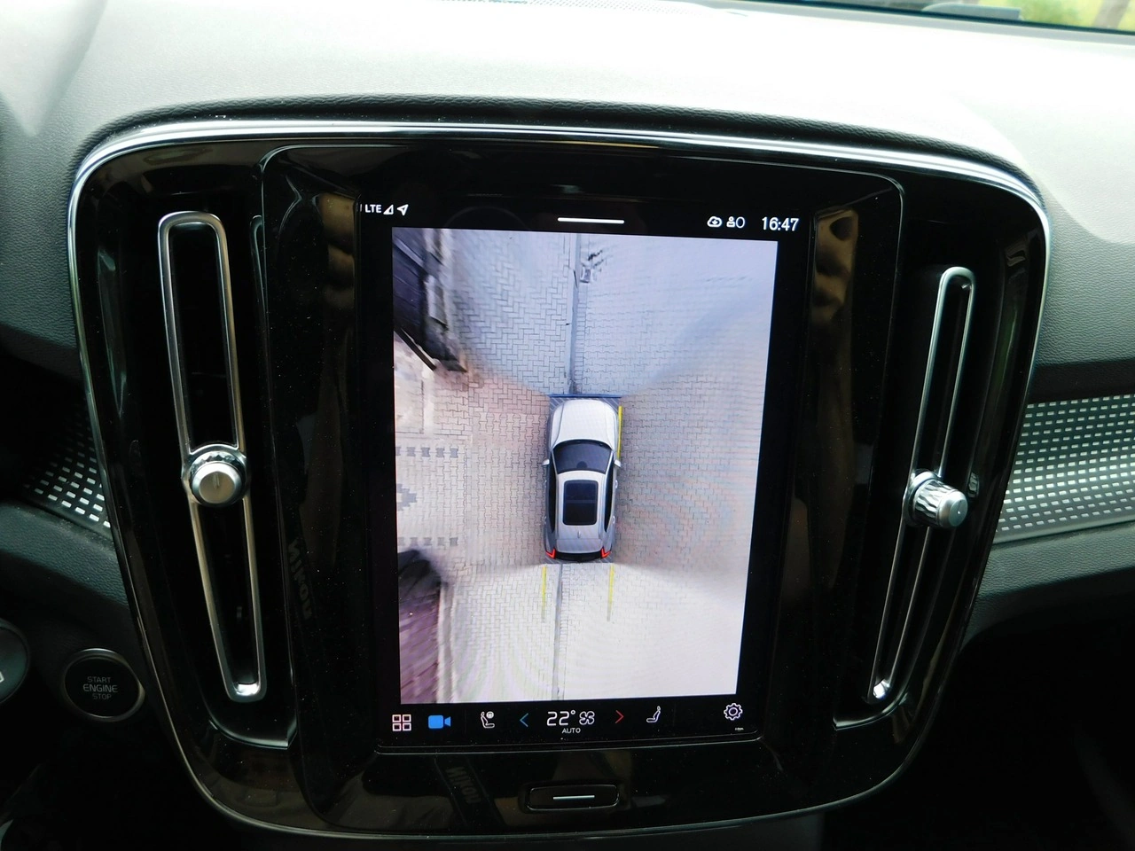 Volvo XC 40 - Zdjęcie 13