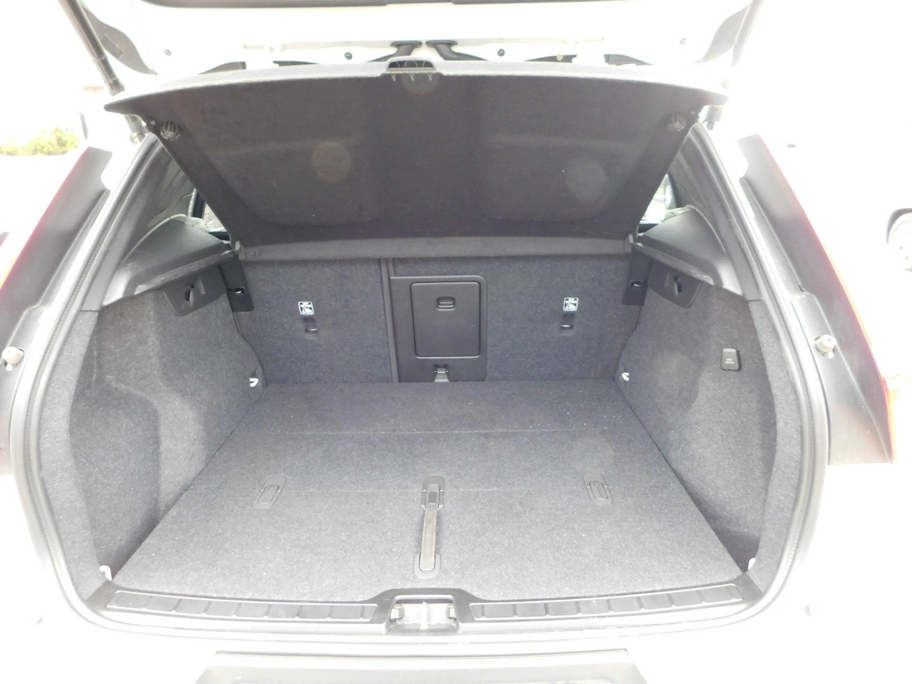 Volvo XC 40 - Zdjęcie 19