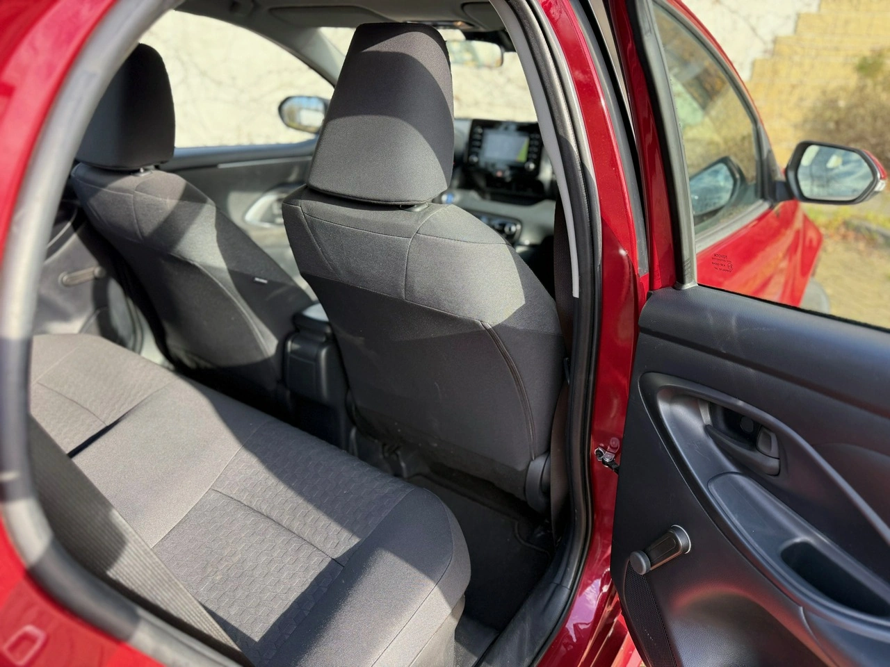 Toyota Yaris - Zdjęcie 9