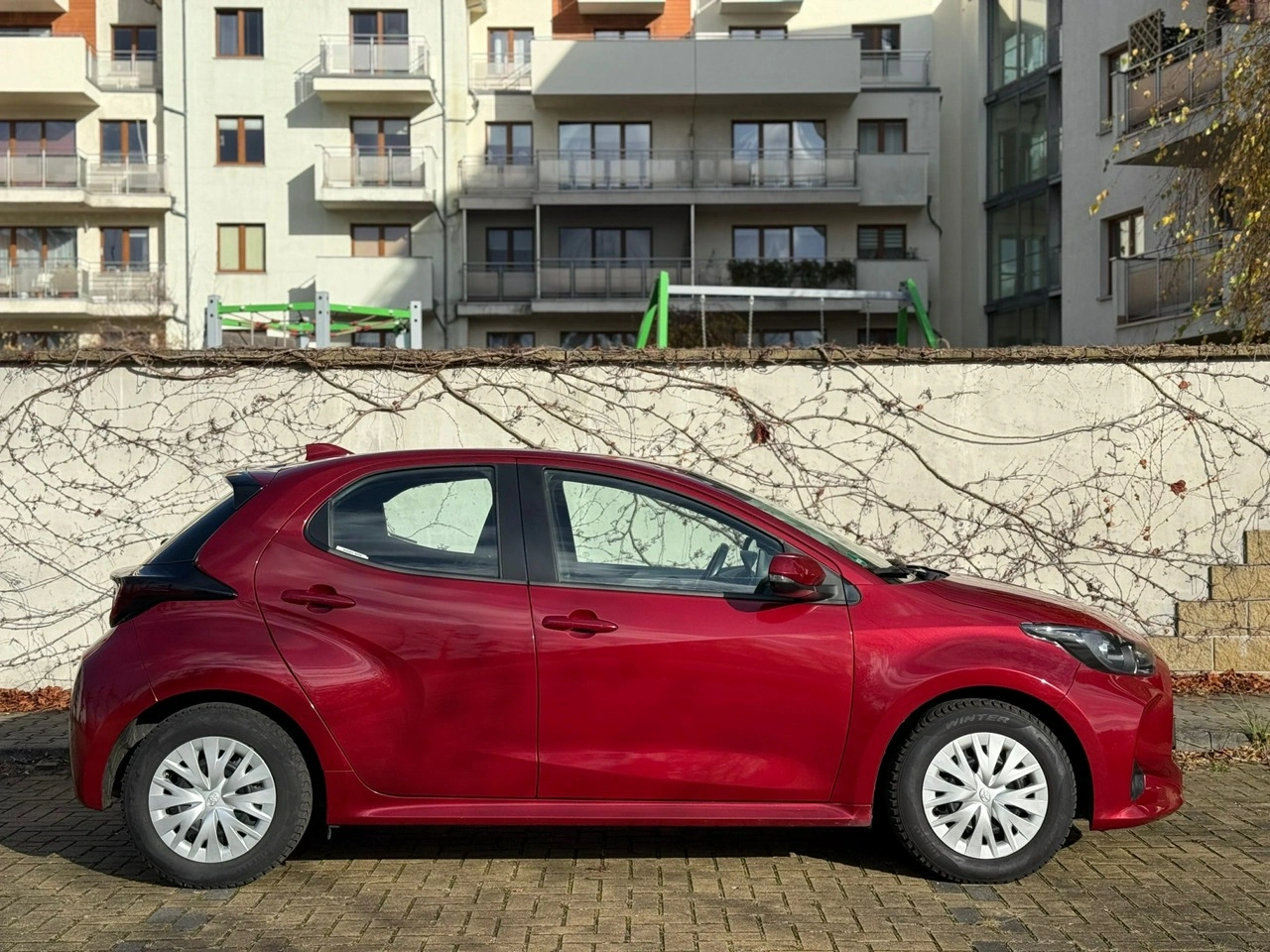 Toyota Yaris - Zdjęcie 11