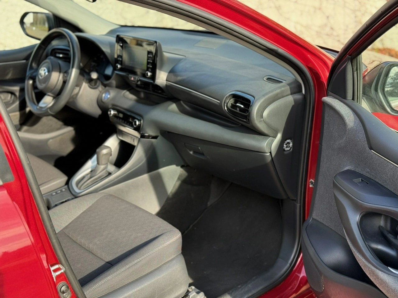 Toyota Yaris - Zdjęcie 6