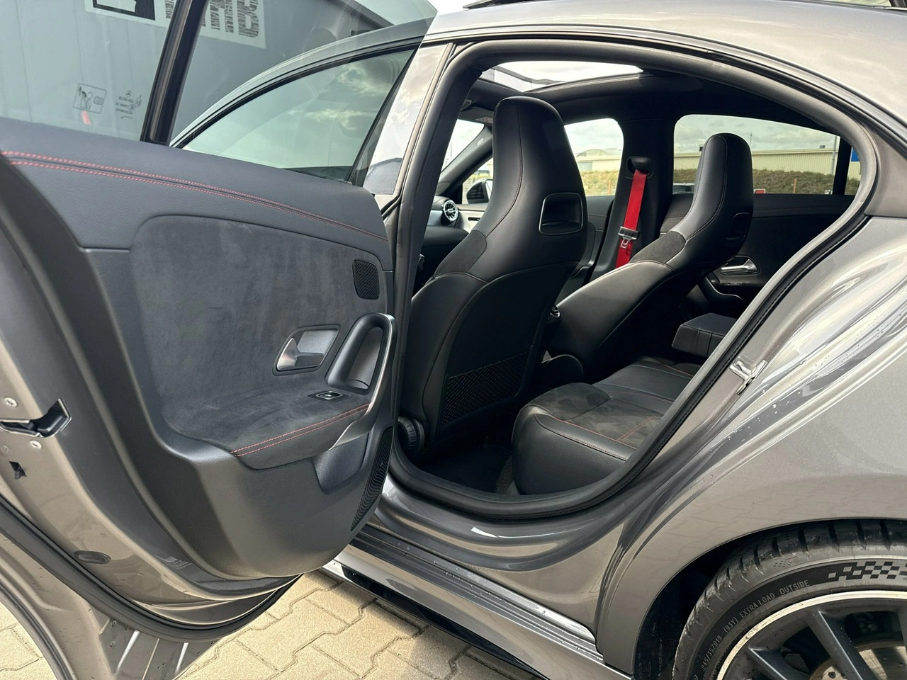 Mercedes CLA 35 AMG - Zdjęcie 14