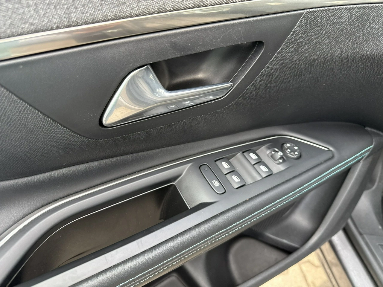 Peugeot 5008 - Zdjęcie 11