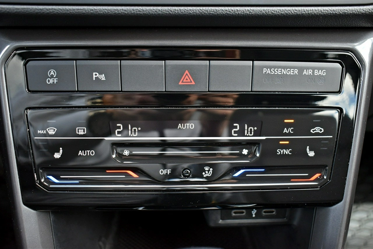 Volkswagen T-Cross - Zdjęcie 22