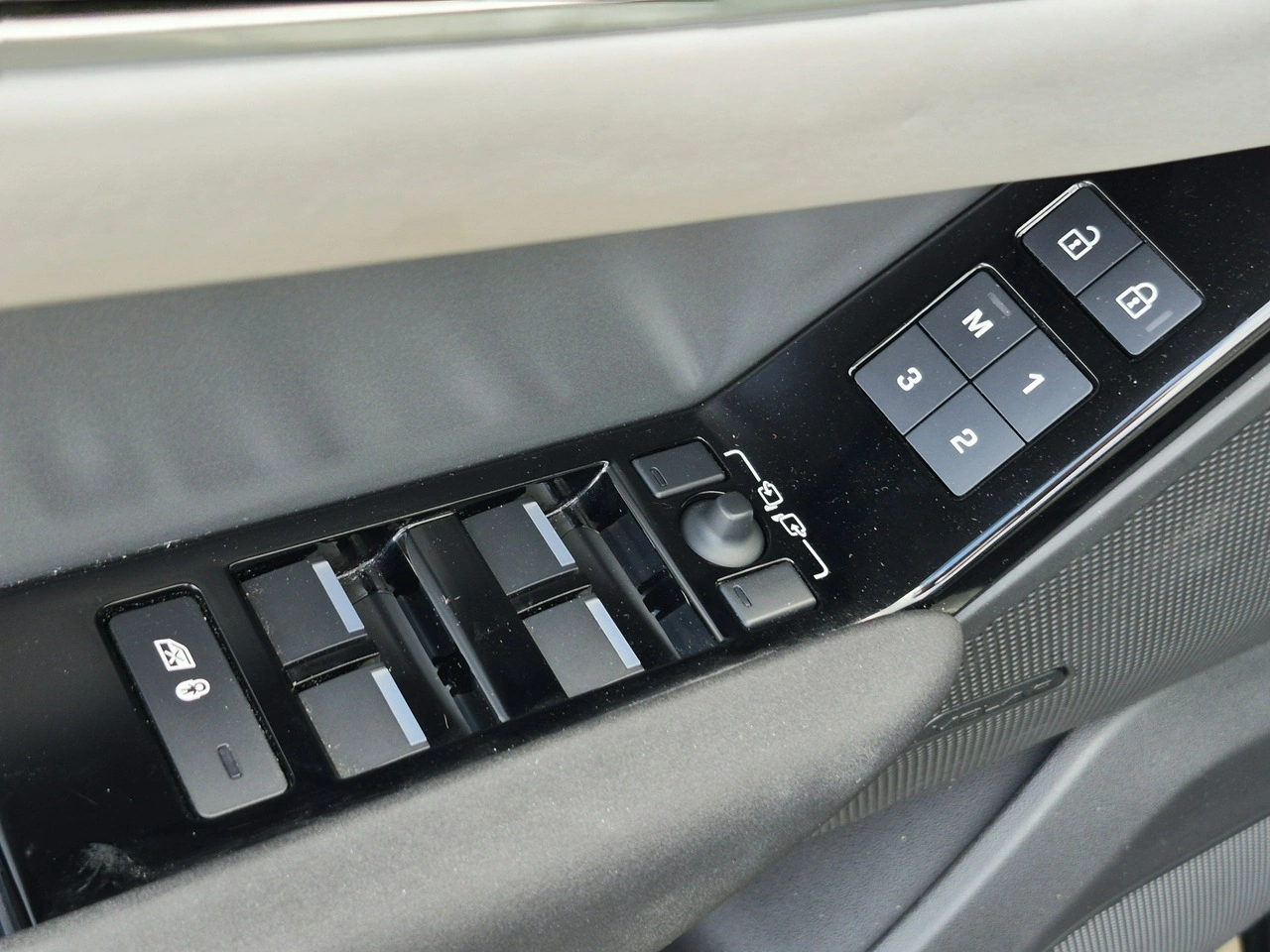 Land Rover Range Rover Velar - Zdjęcie 20