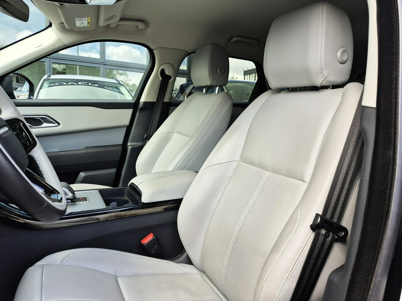 Land Rover Range Rover Velar - Zdjęcie 22