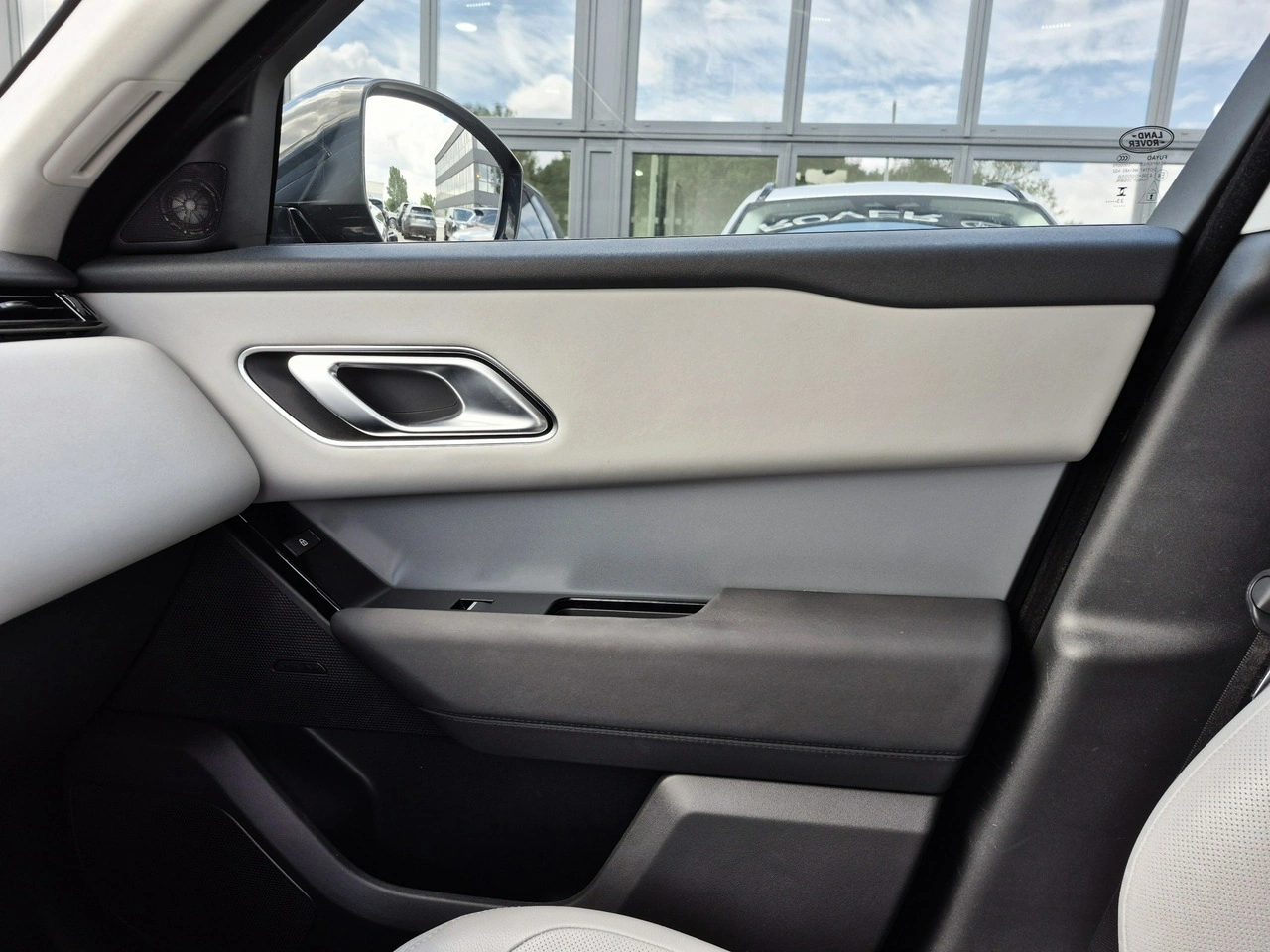 Land Rover Range Rover Velar - Zdjęcie 38