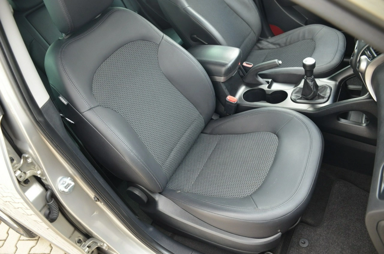 Hyundai ix35 - Zdjęcie 22
