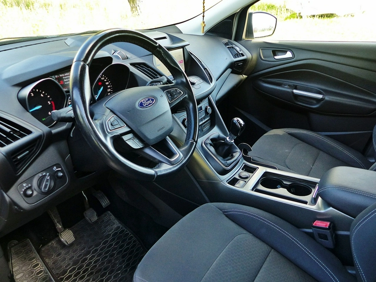 Ford Kuga - Zdjęcie 18