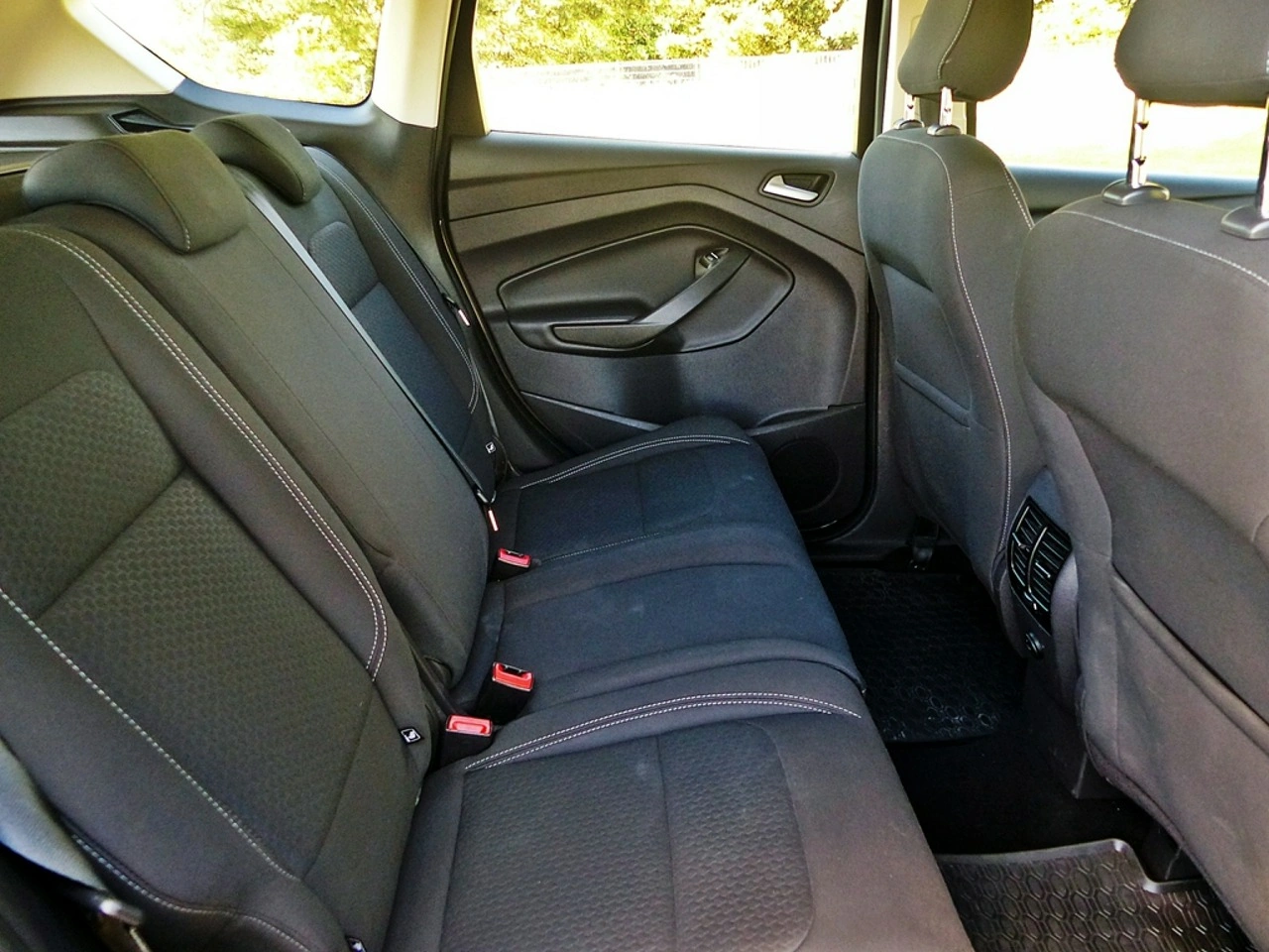 Ford Kuga - Zdjęcie 23
