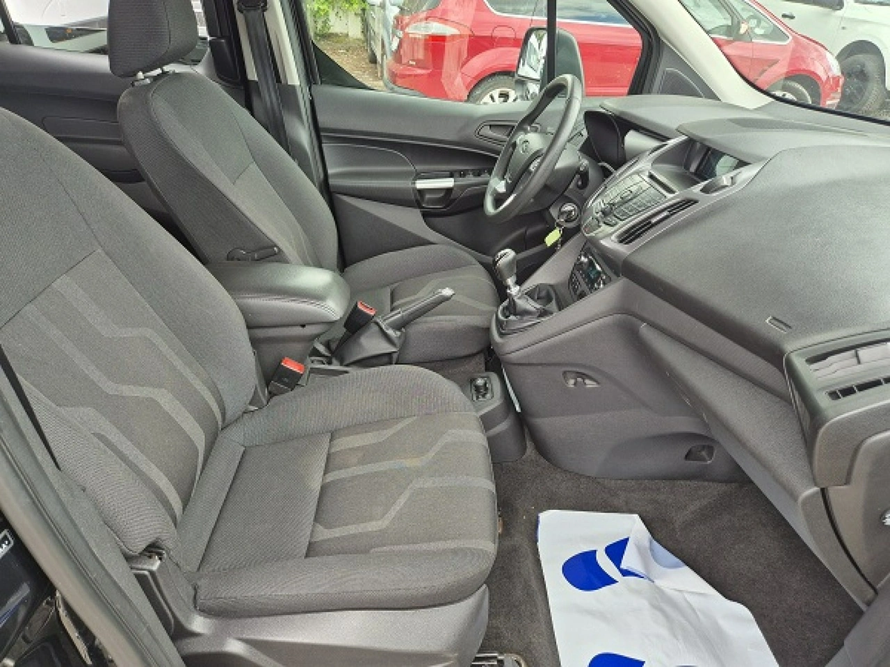 Ford Grand Tourneo Connect - Zdjęcie 18