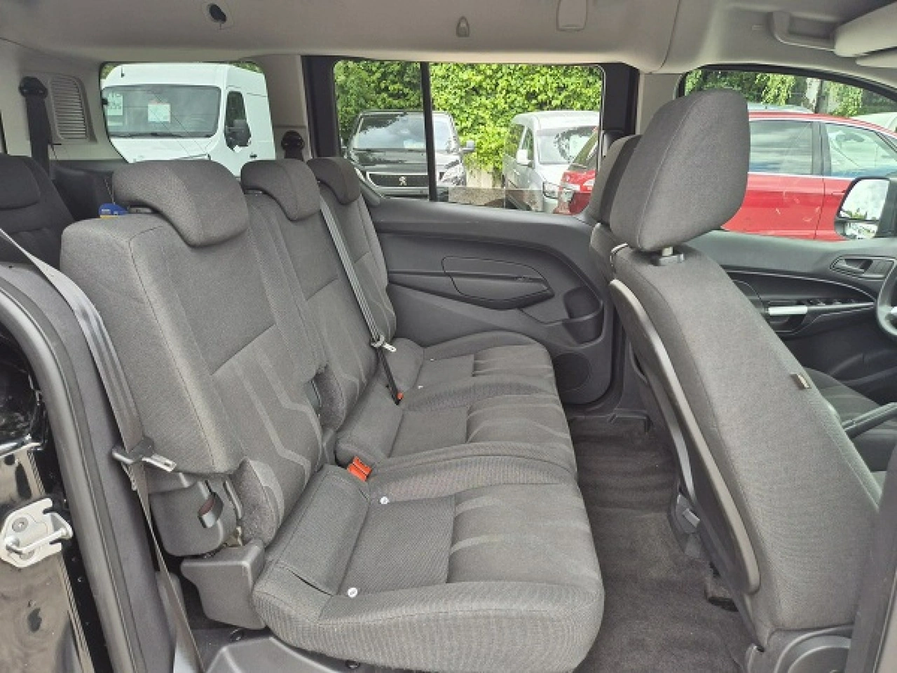 Ford Grand Tourneo Connect - Zdjęcie 19
