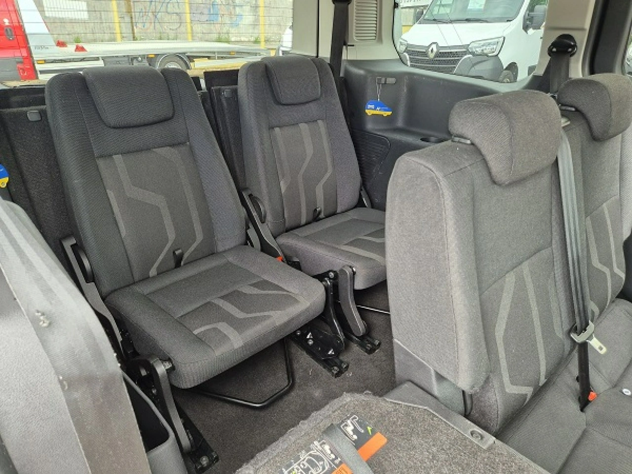 Ford Grand Tourneo Connect - Zdjęcie 20