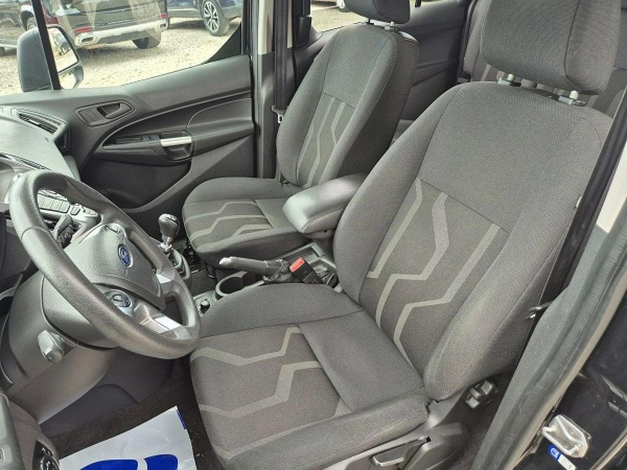 Ford Grand Tourneo Connect - Zdjęcie 24