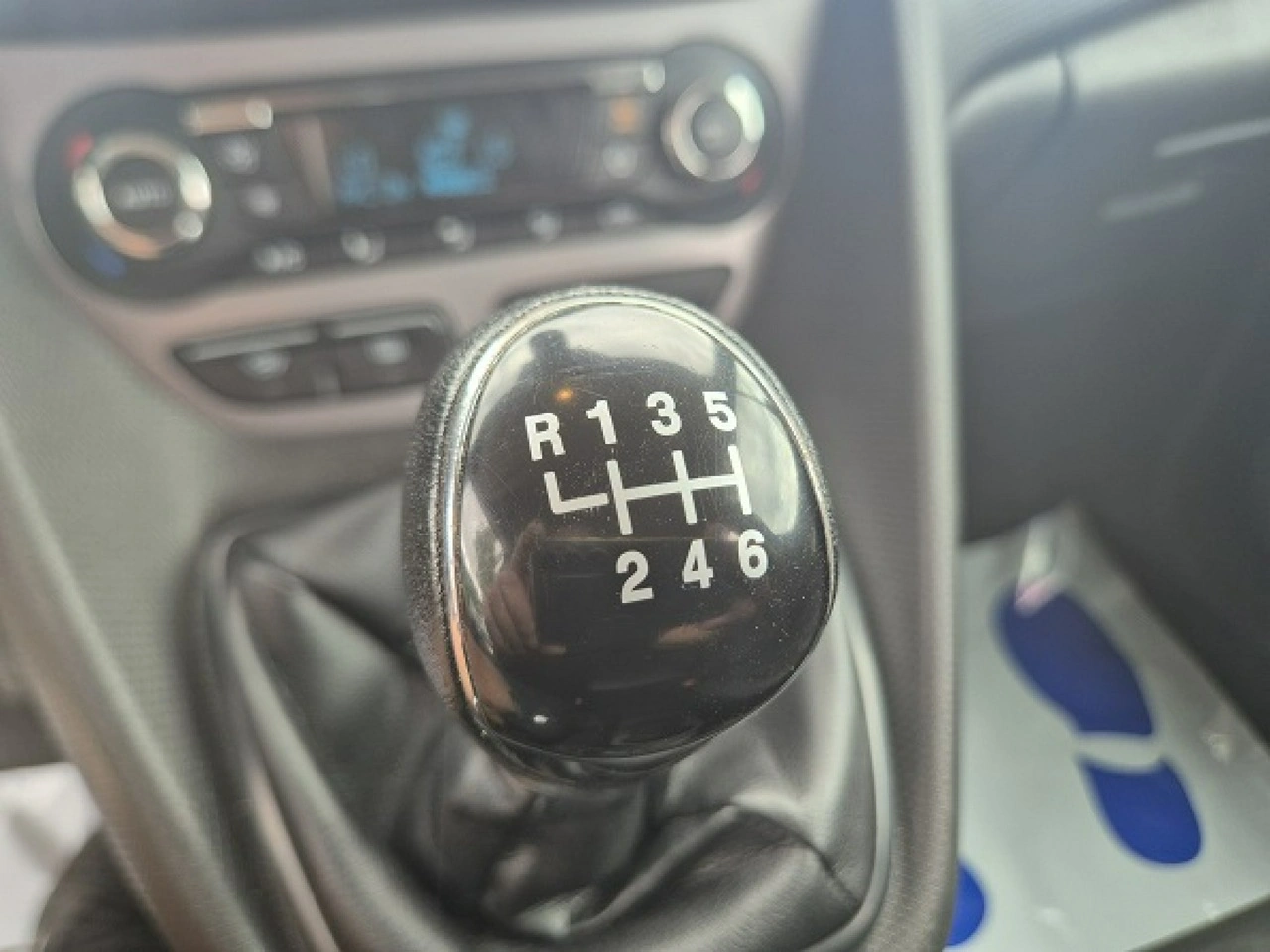 Ford Grand Tourneo Connect - Zdjęcie 34
