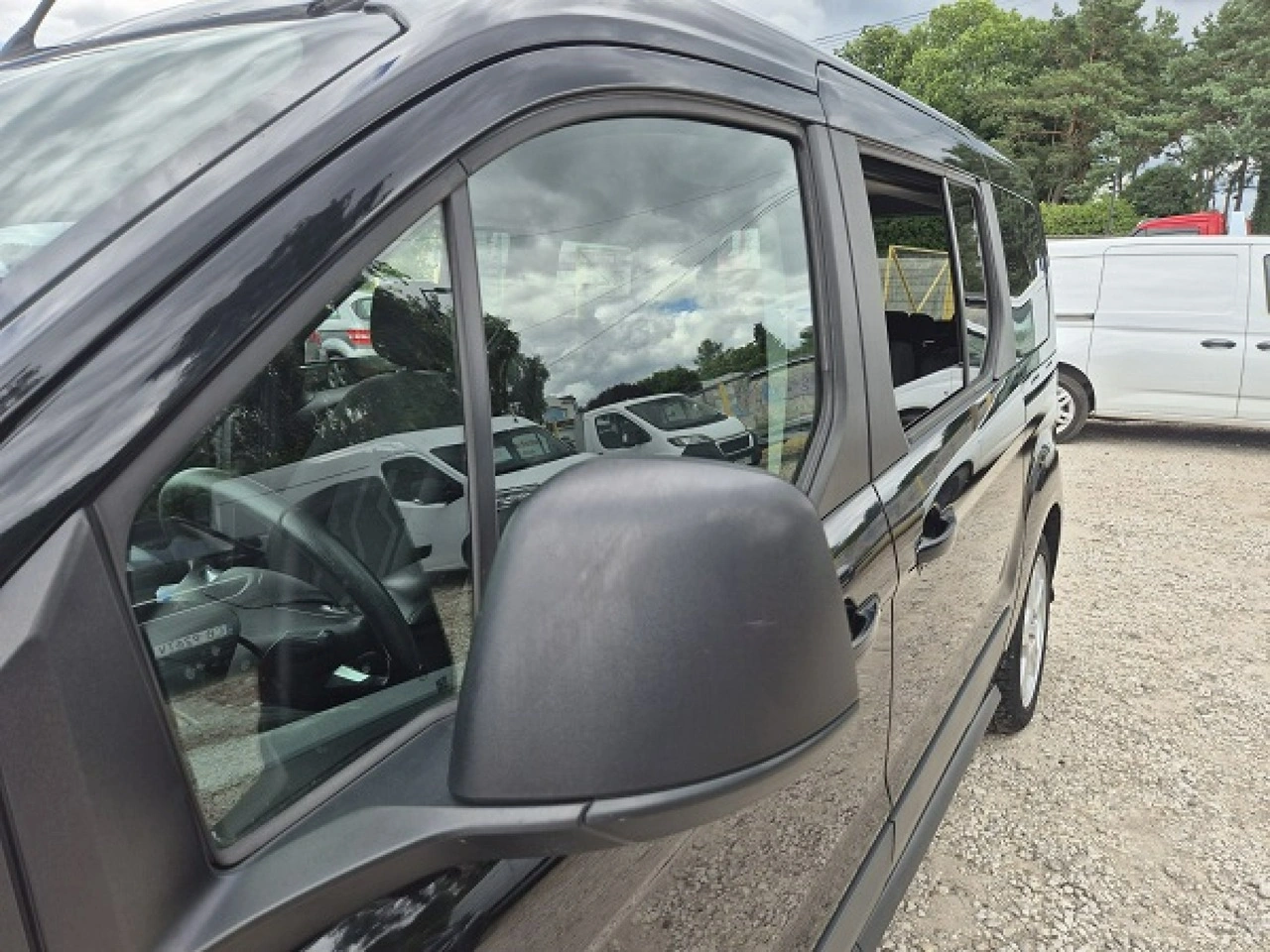 Ford Grand Tourneo Connect - Zdjęcie 7