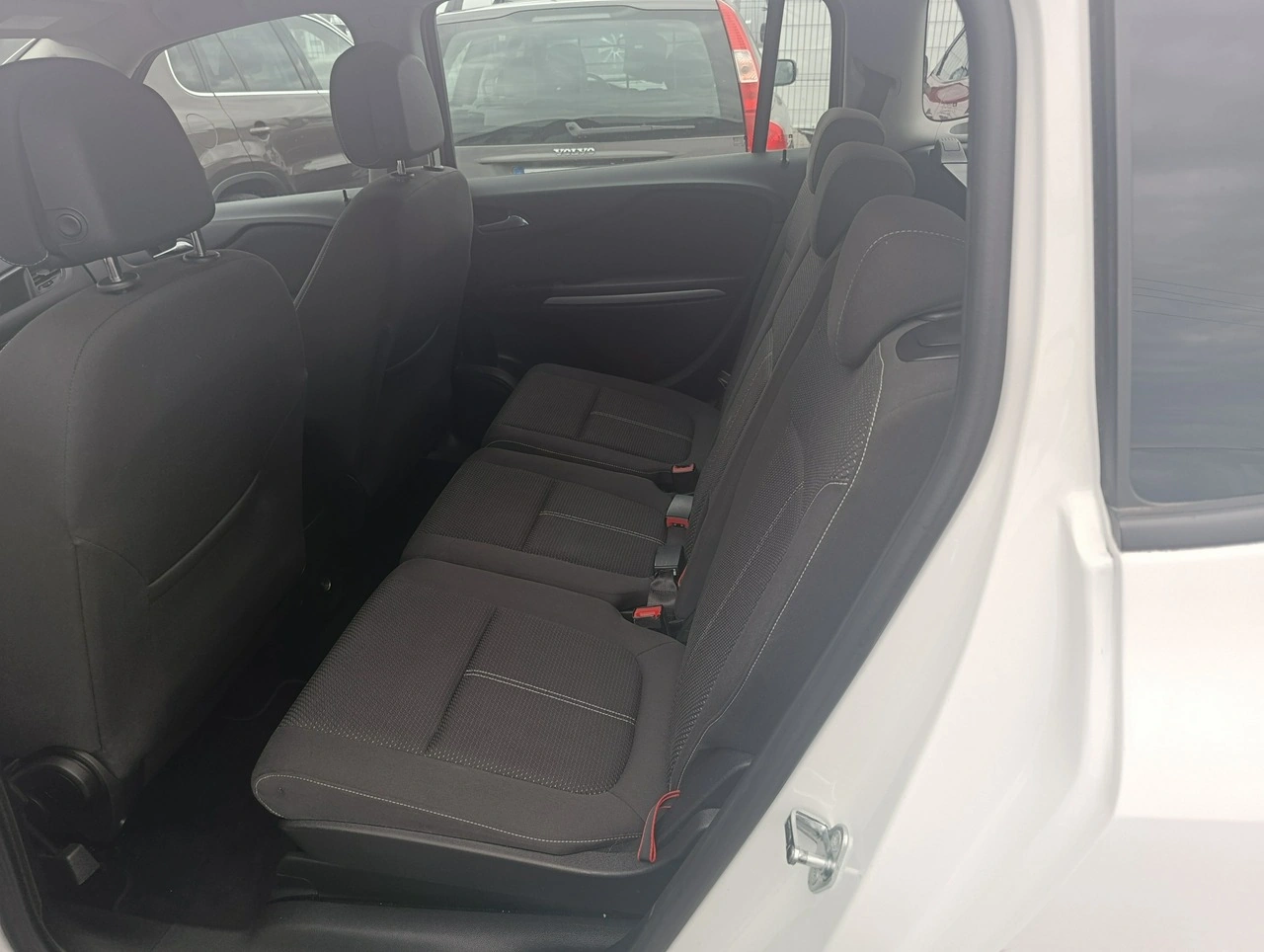 Opel Zafira - Zdjęcie 11