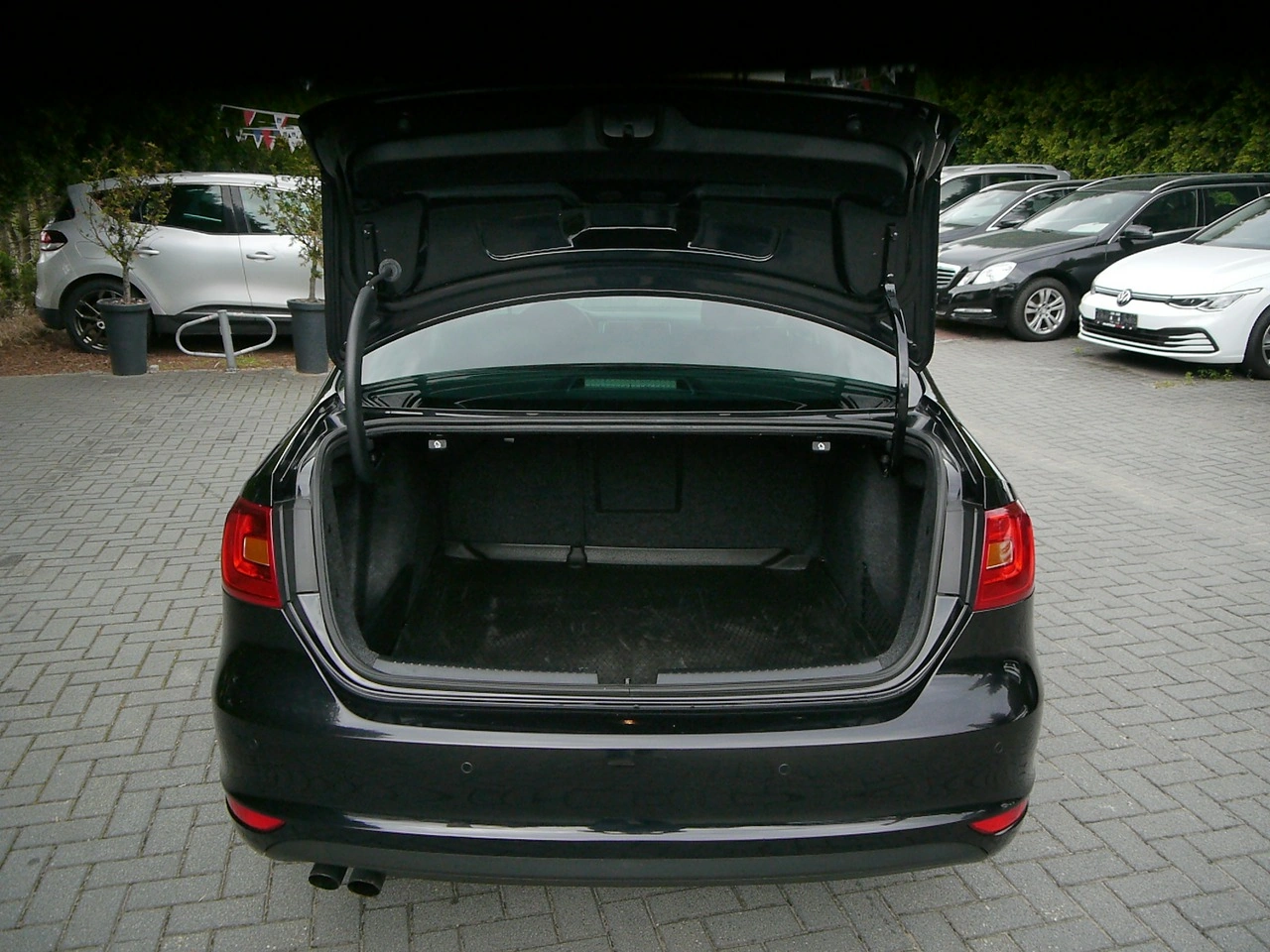 Volkswagen Jetta - Zdjęcie 12