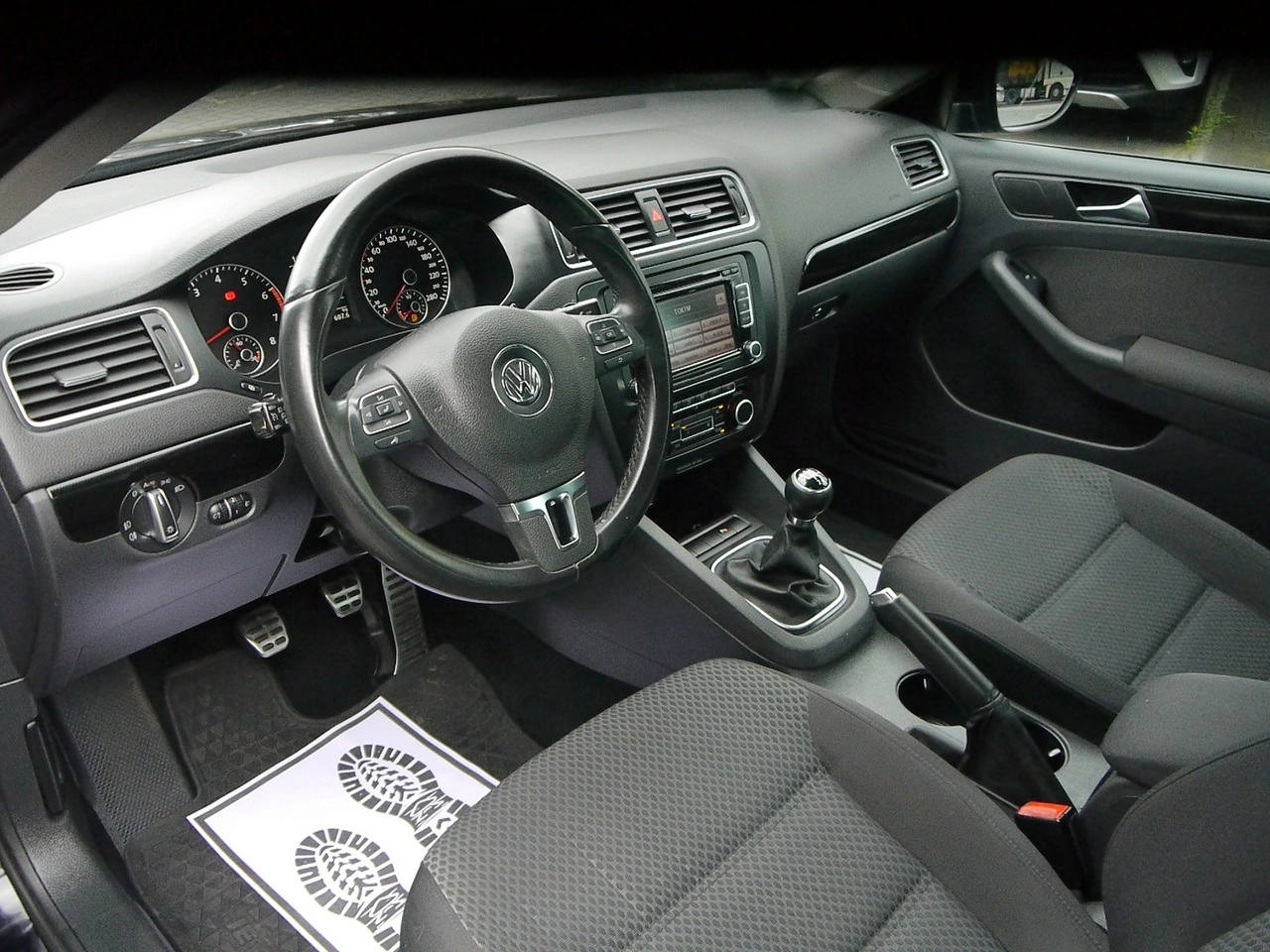 Volkswagen Jetta - Zdjęcie 21