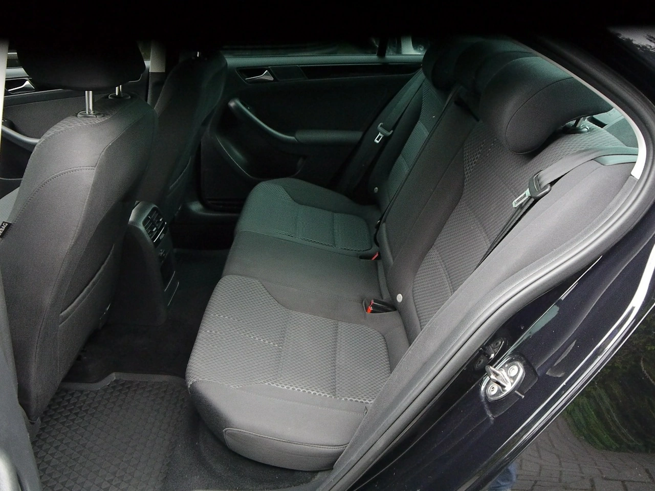 Volkswagen Jetta - Zdjęcie 25