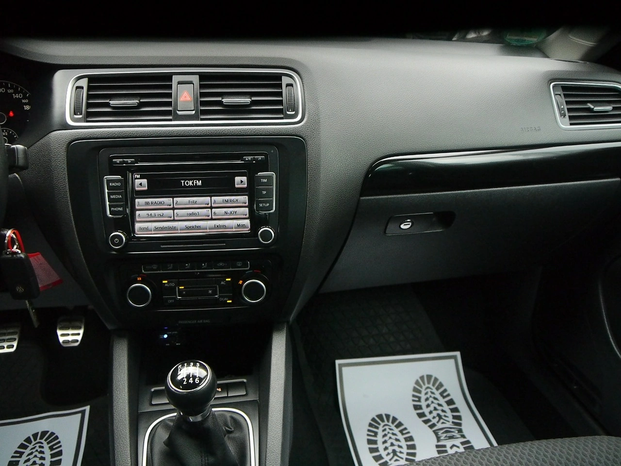 Volkswagen Jetta - Zdjęcie 28