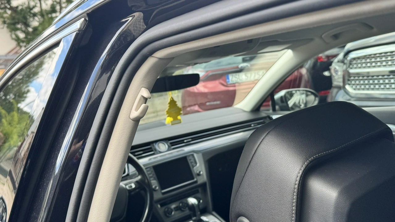 Volkswagen Passat Alltrack - Zdjęcie 11